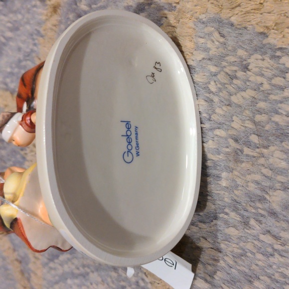 Goebel Hummel Figures, Doll Mother and Sister TMK 6 - Picture 7 of 16